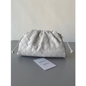 보테가베네타 만두 파우치 크로스백 585852