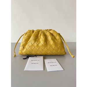 보테가베네타 만두 파우치 크로스백 585852