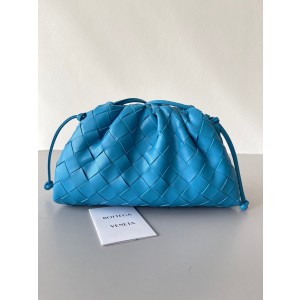 보테가베네타 만두 파우치 크로스백 585852