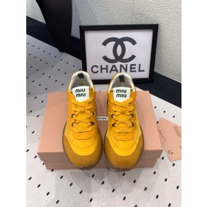 미우미우 운동화