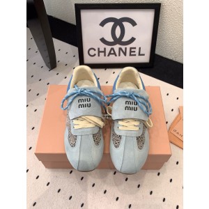 미우미우 운동화