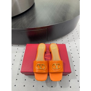 발렌티노 슬리퍼