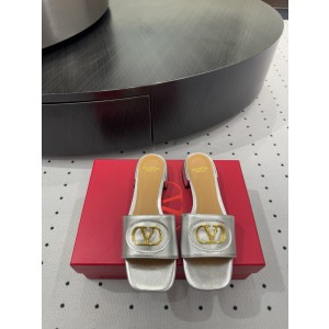 발렌티노 슬리퍼