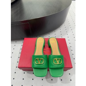 발렌티노 슬리퍼