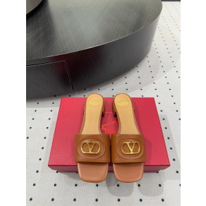 발렌티노 슬리퍼