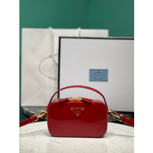 프라다 레더미니백