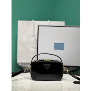 프라다 레더미니백